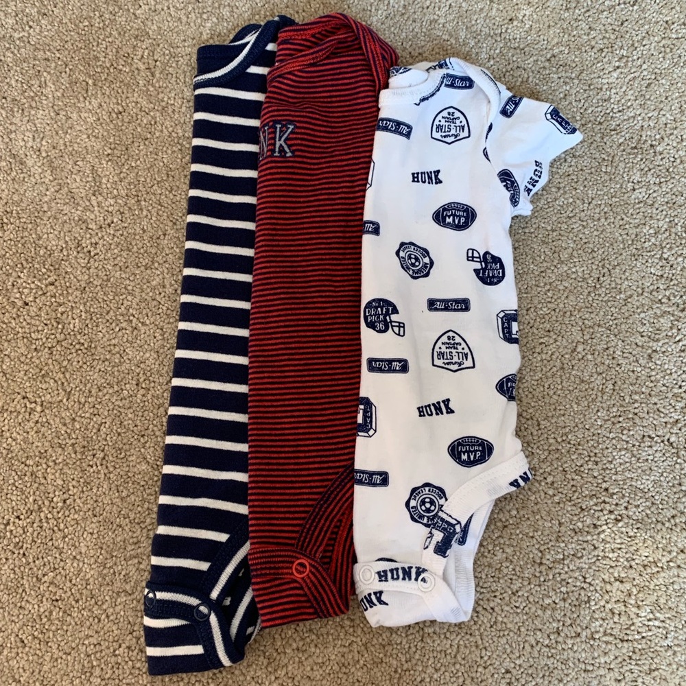 Carter’s short sleeve onesies - size 3mos